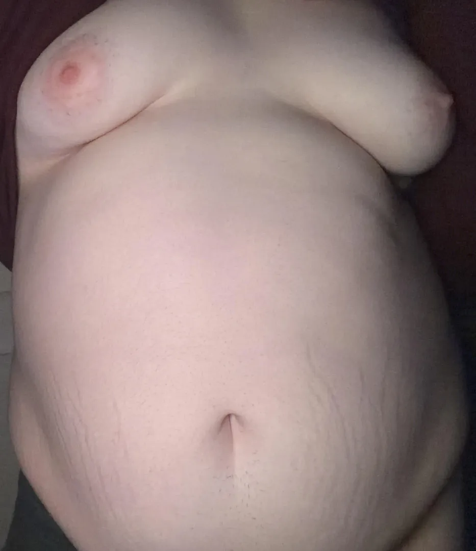 F24 my fat body was made for big cocks <3
