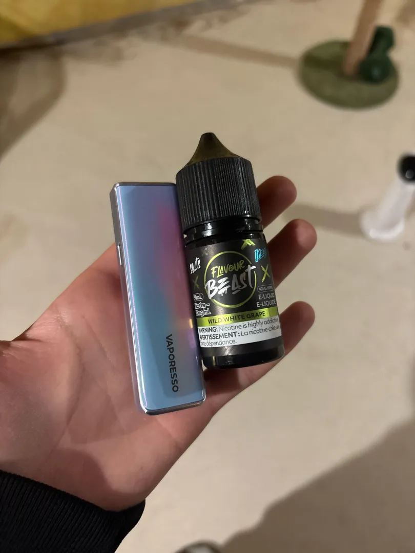 First non-disposable vape