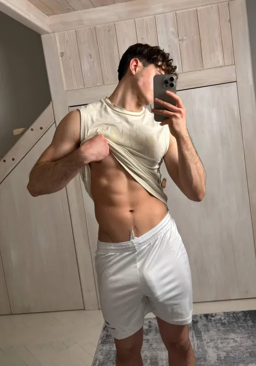 If Im bigger you suck me off? 