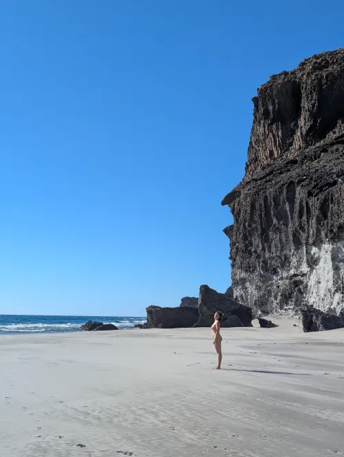 Isn't this beach scenery so impressive? There was no one around so I could be naked