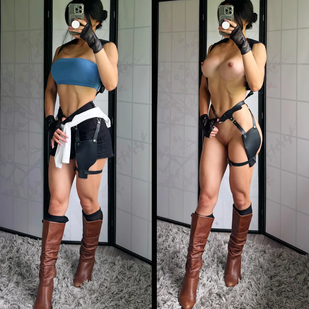 Jill Valentine on/off cosplay (PeachyAznGirly)