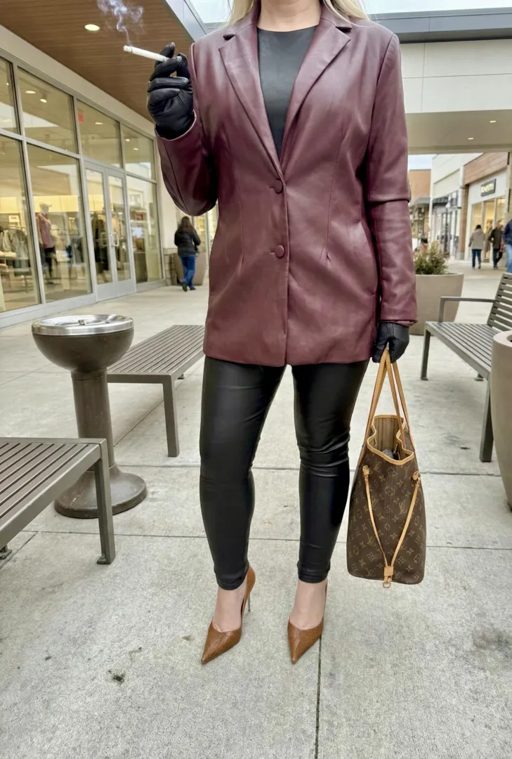 Leather, gloves, pointed heels, and a cigarette between stops. Shopping Saturday isn’t about the stores, it’s about the enjoyment.