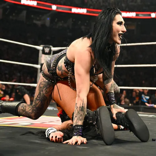 Roxanne Perez folded by Rhea Ripley