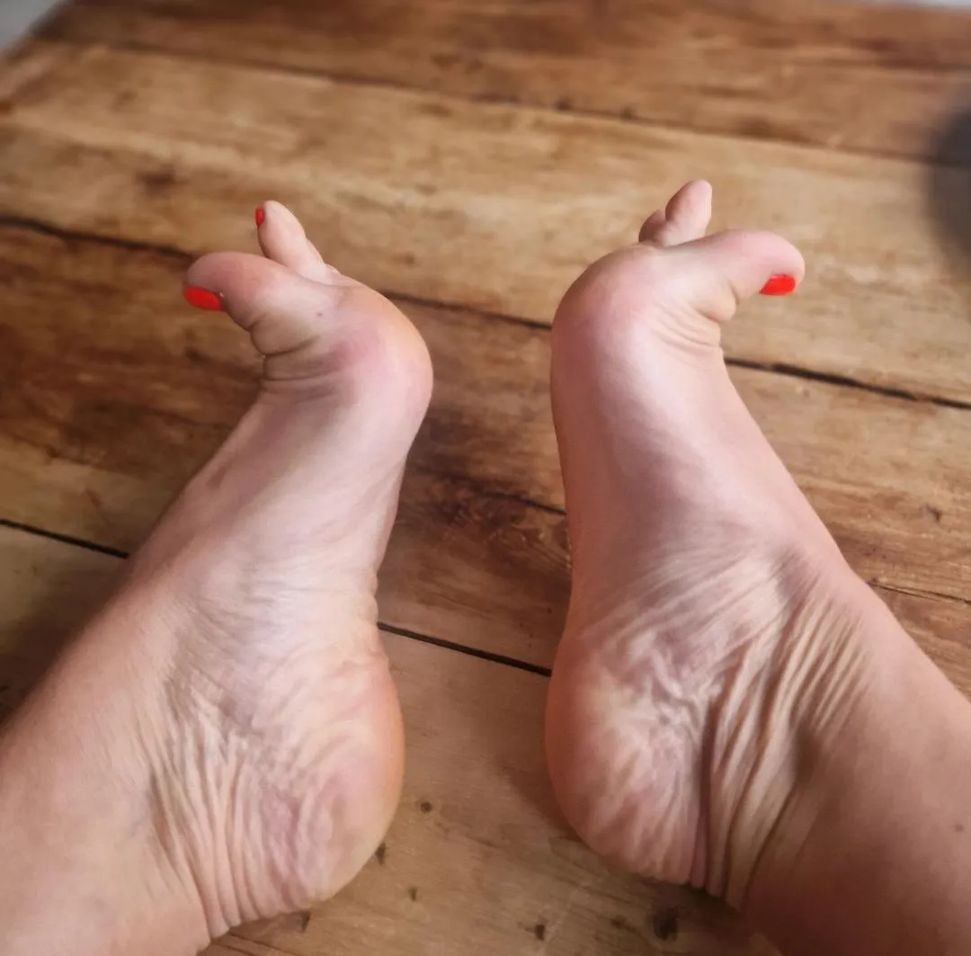 Side view, arches out...