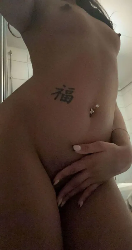 Står och väntar på dig just nu <3