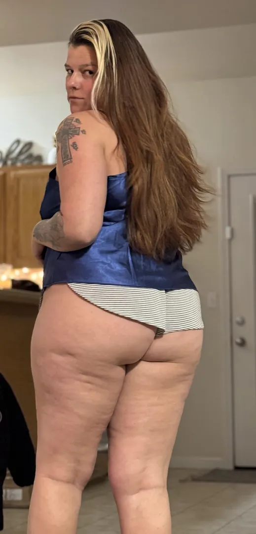 Who doesn’t their tattoo artist to dress like this 