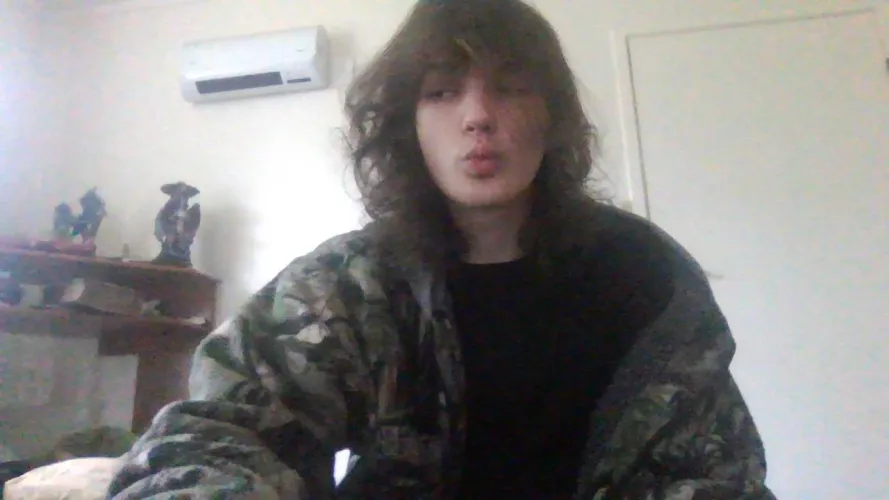 18 hawera. good morin ppls i know its still early but hiiii