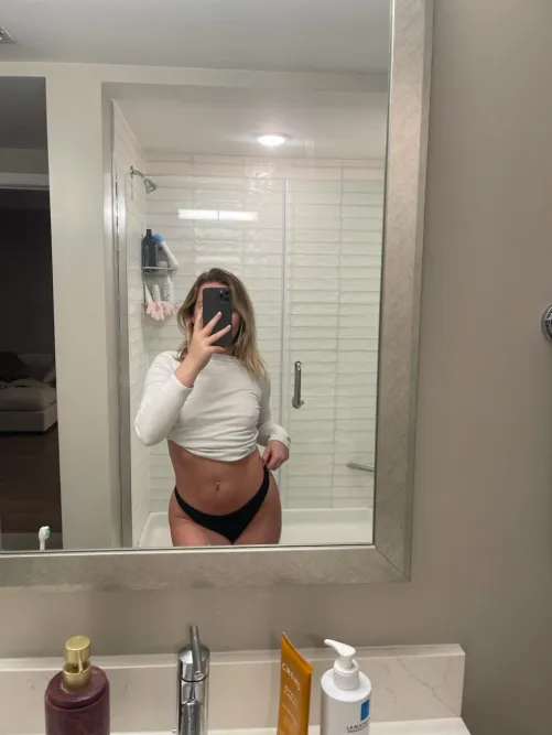 19F Anyone need a fun college girl in there life? I'm so bored hmu