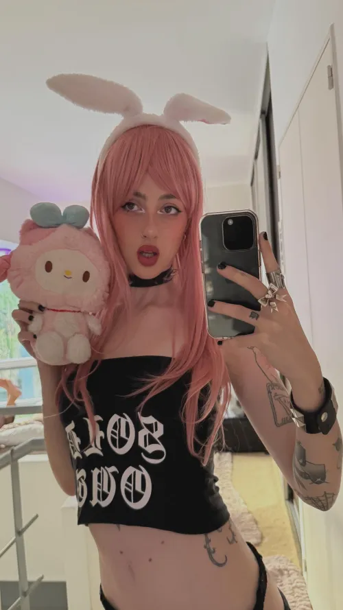 19F2M Anyone nearby down to host lg replies only: lunarumes