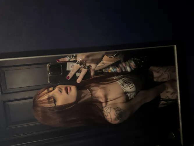 19F2M Can’t host unfortunately, but I’m a little buzzed and down for fun go lg for real chat: lunarumes