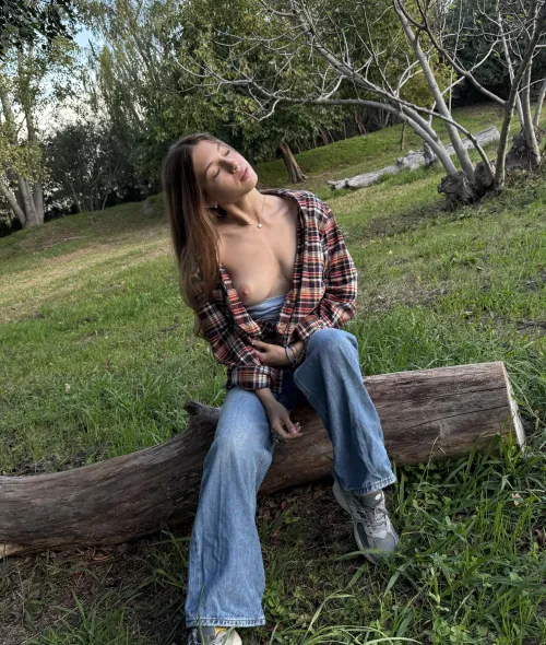 Come hither and take a peek at me