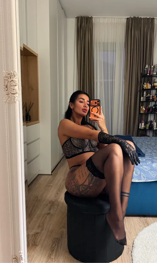 Feeling like a Queen [oc]