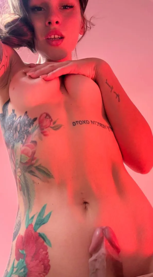 First 80 'Hi' will have my nudes (no jokes)