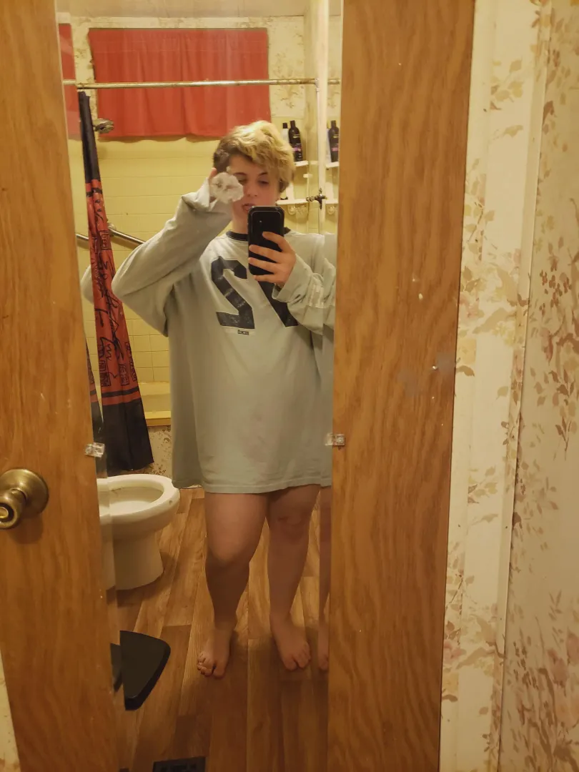 Hey yall just your everyday southern femboy here hehe