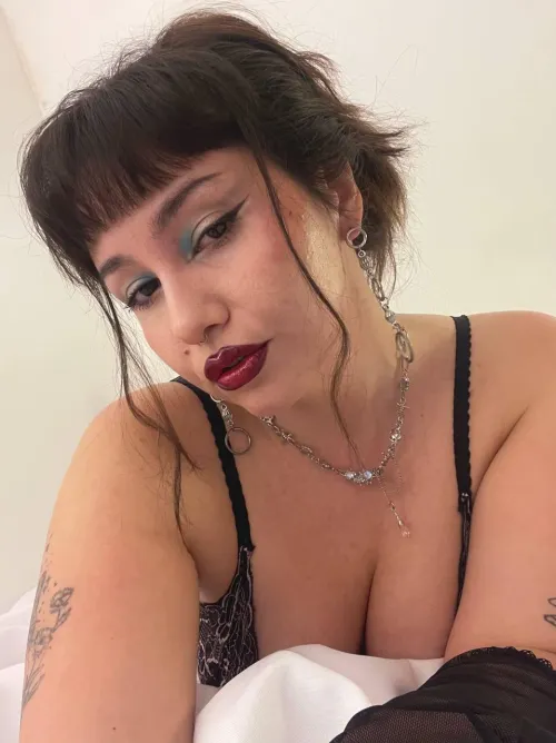 i love how obsessed everyone is with my red lips