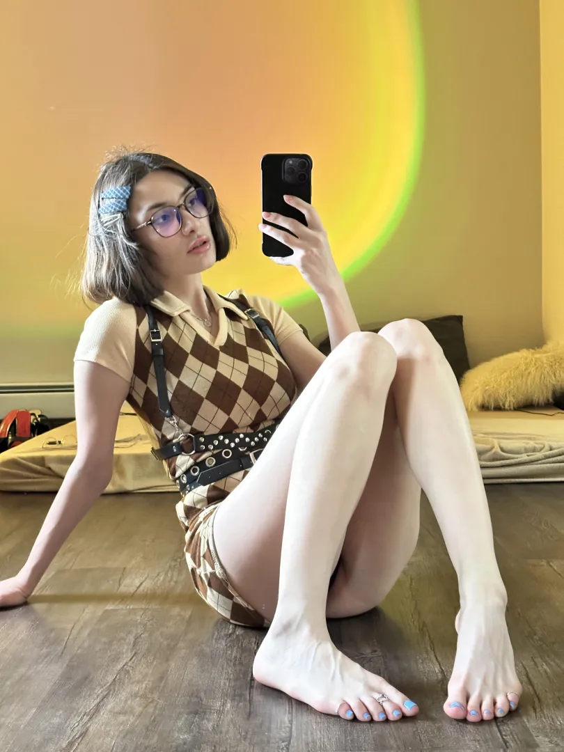 I think it’s time for some foot worship[oc]