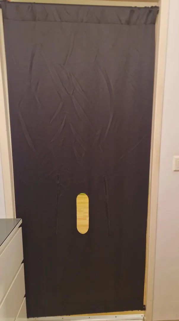 Interested in Gloryhole Fun? Your dick, my mouth 