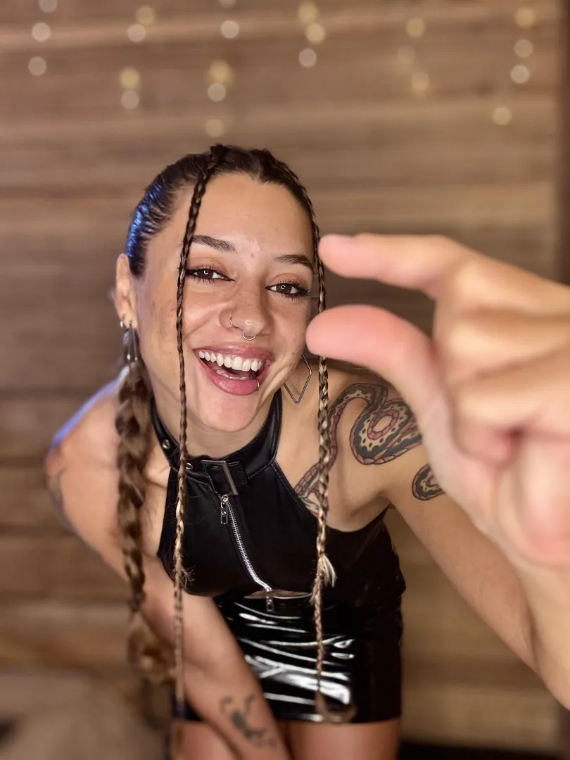 Look at that mini dick, so useless