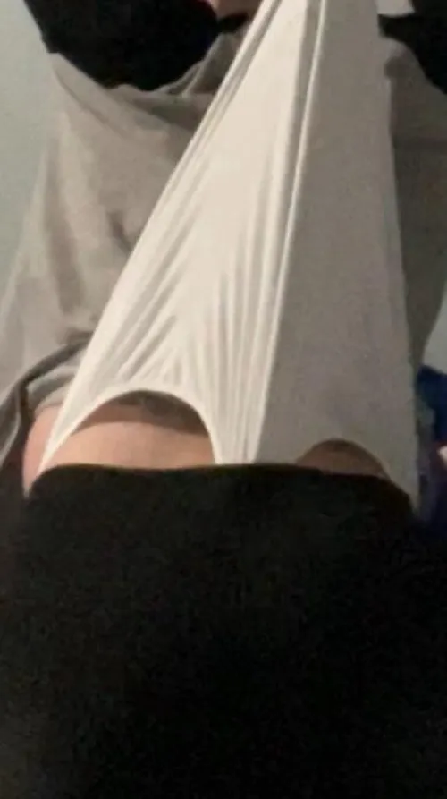 M22 Monmouth. Need someone to do this to me while I wear my girlfriend’s jeans and panties and I’ll do anything for you. Dm if interested