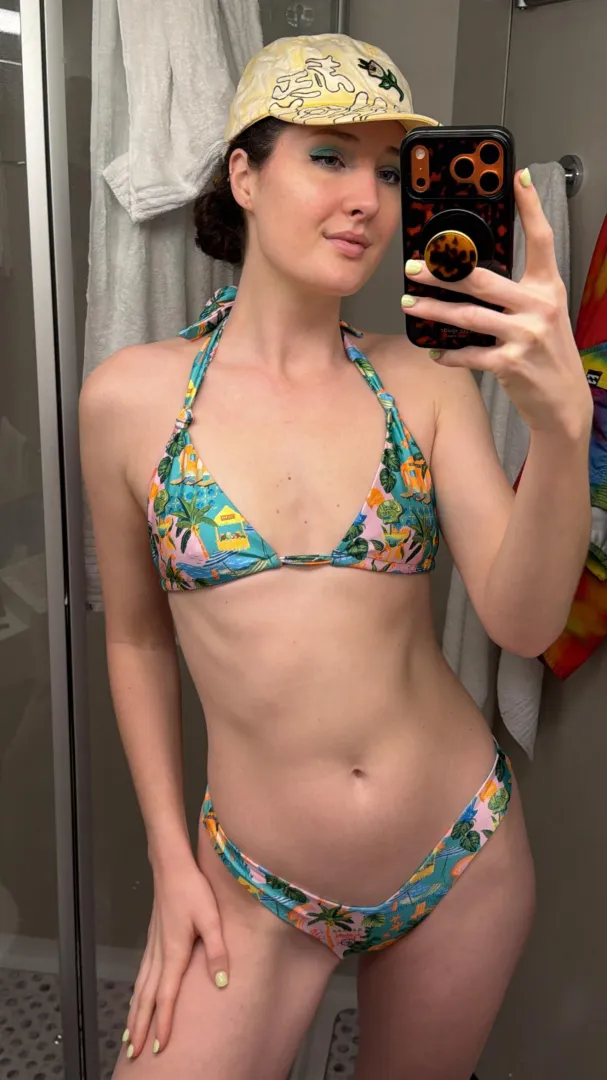 New suit with eye shadow to boot