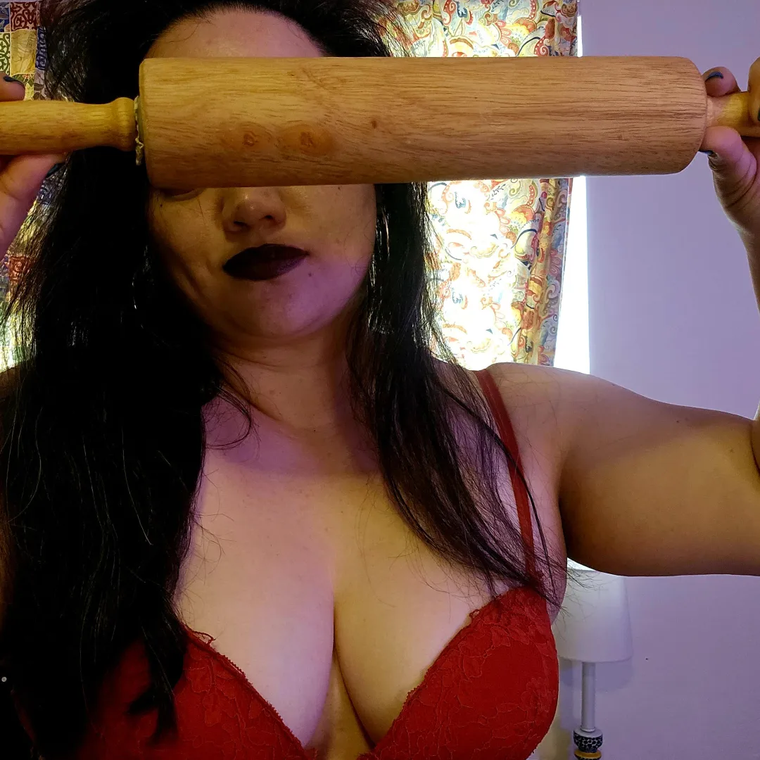 Sexy, goth, and I cook