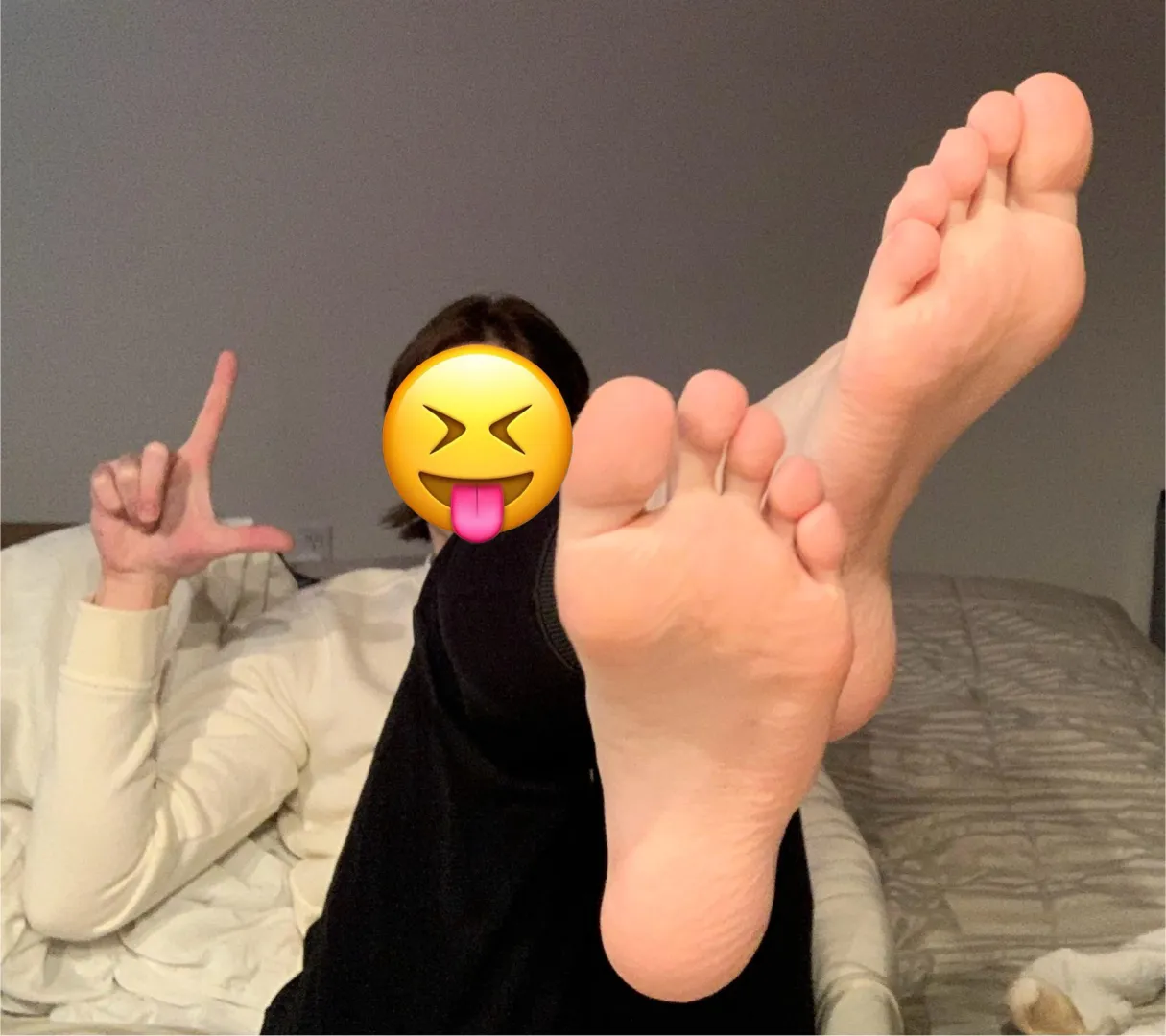 Sniff my sweaty boy soles 