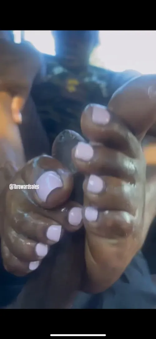 Stazia Size 11 Footjob