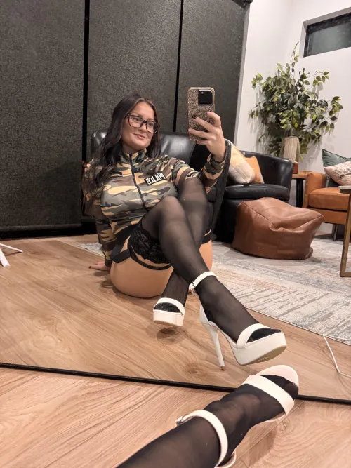 Stockings that do the talking