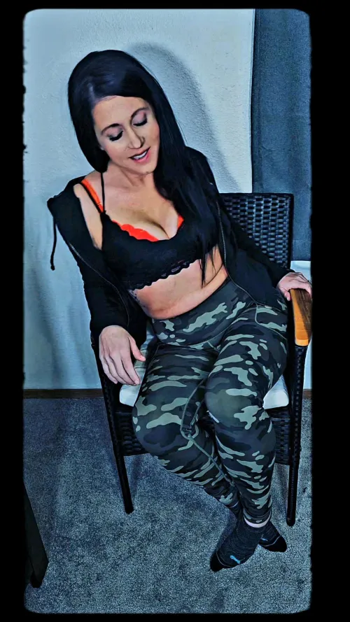 Sweet with a teasing side  VIP link below ⬇️