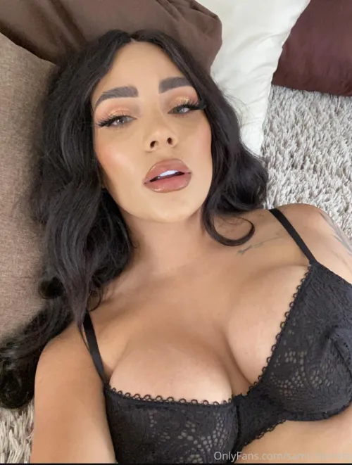 Tetas perfectas y cara de tentación 