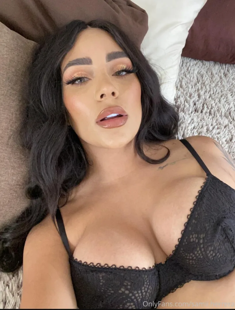 Tetas perfectas y cara de tentación 