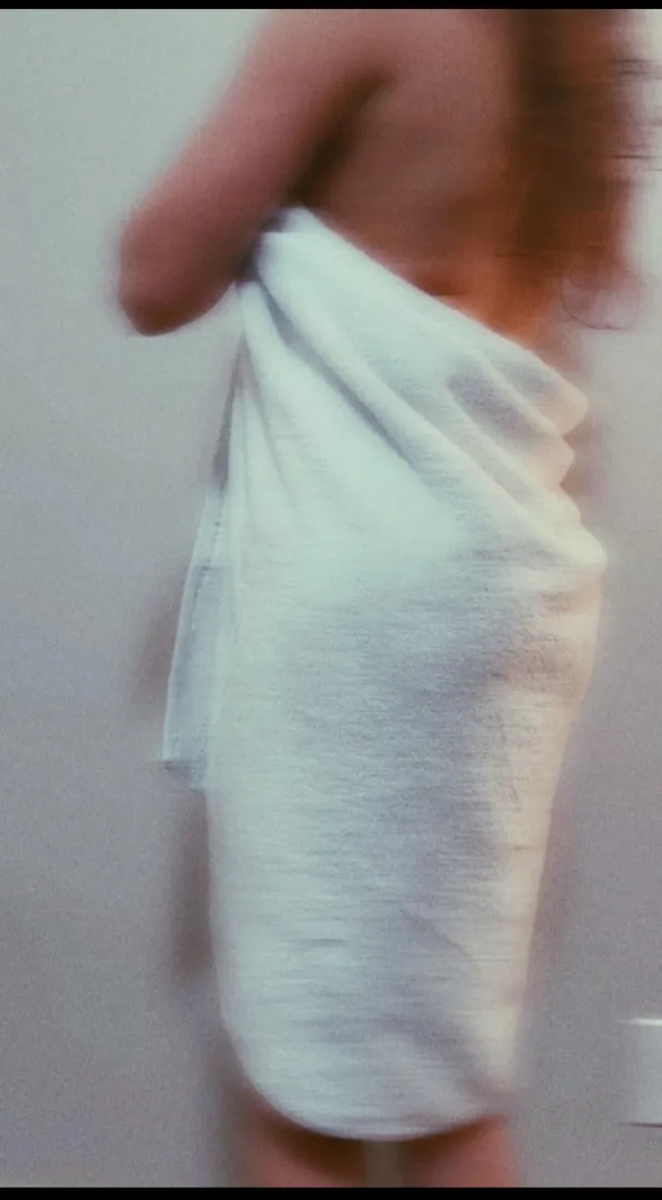 Who wanna see Nri taking shower