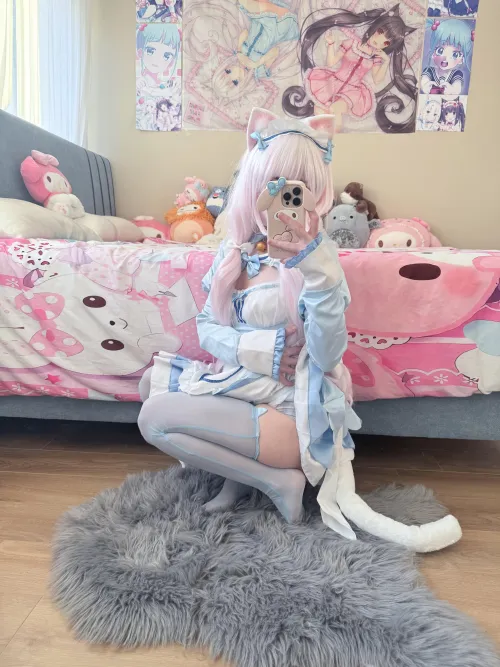 Your obedient petite freeuse kitten begging papa to come use and play with me (  )