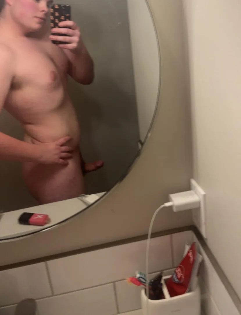 18m red deer looking for a jerk off bud or someone who wants a regular fwb