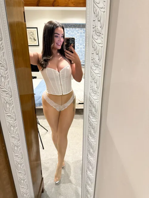 27F from Yorkshire. Would you kiss me ?