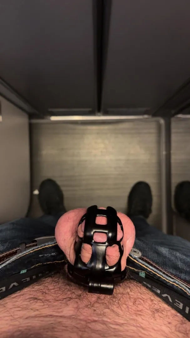 Airplane cage check, day 3 out of INF