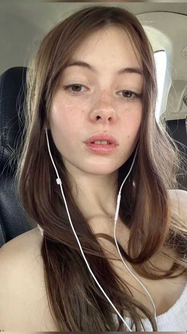 am i your perfect little 18yo cumdump for the weekend? :3