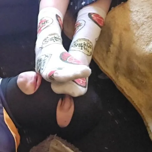 Being a footstool for my Goddess