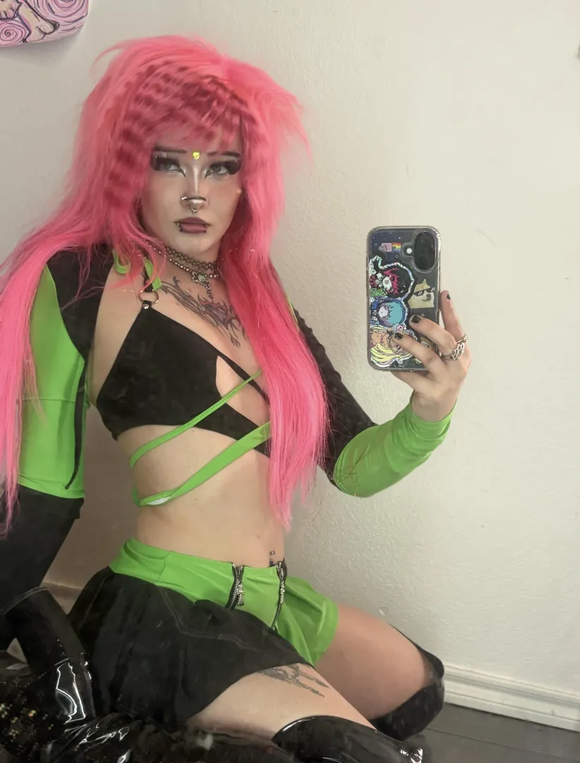 can i be your scene gf?