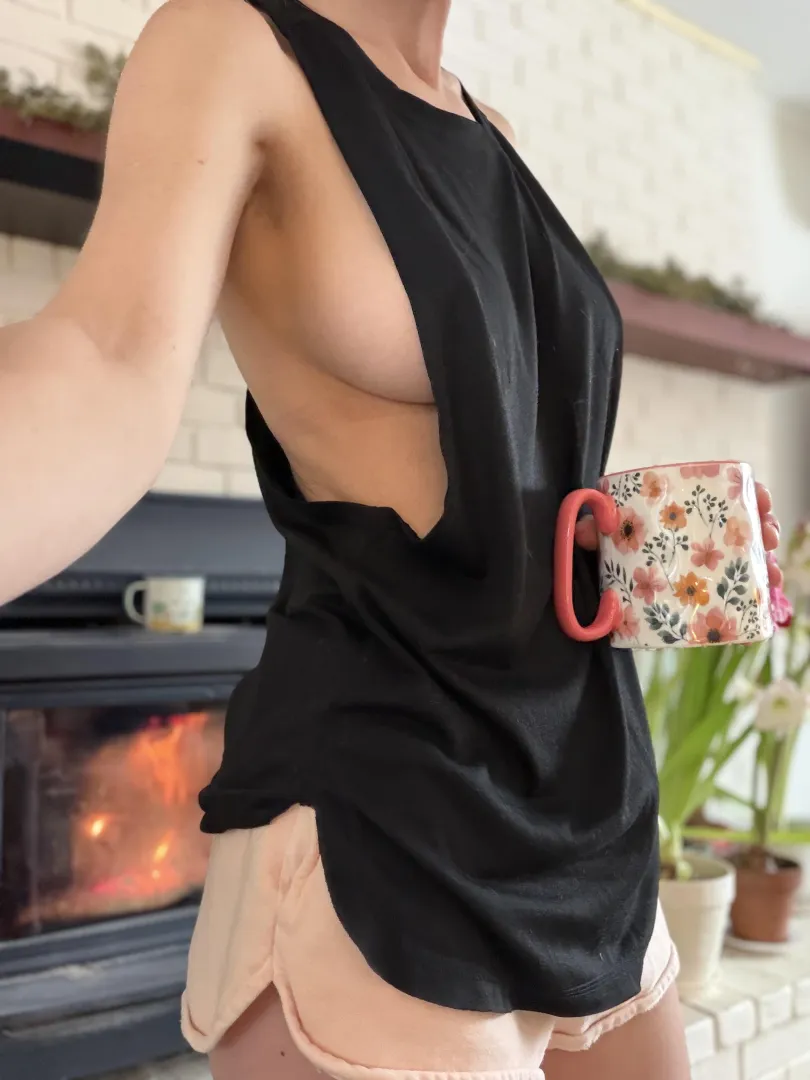 Feeling free without a bra (f46)