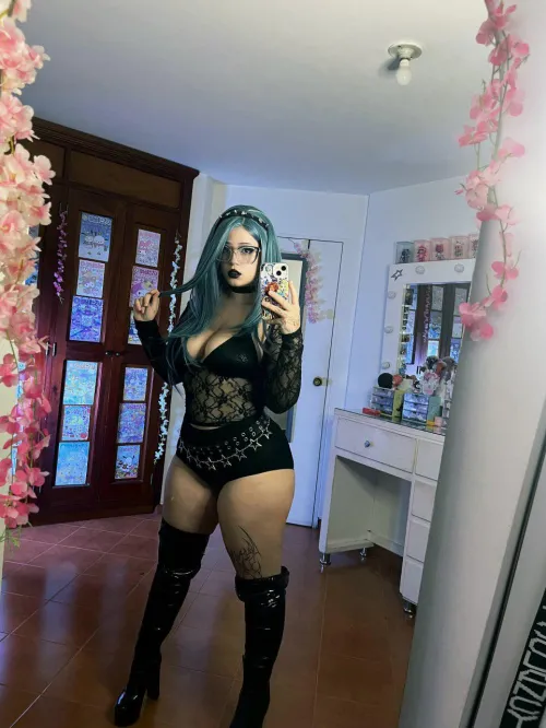 goth with a sexy vibe like me are next level