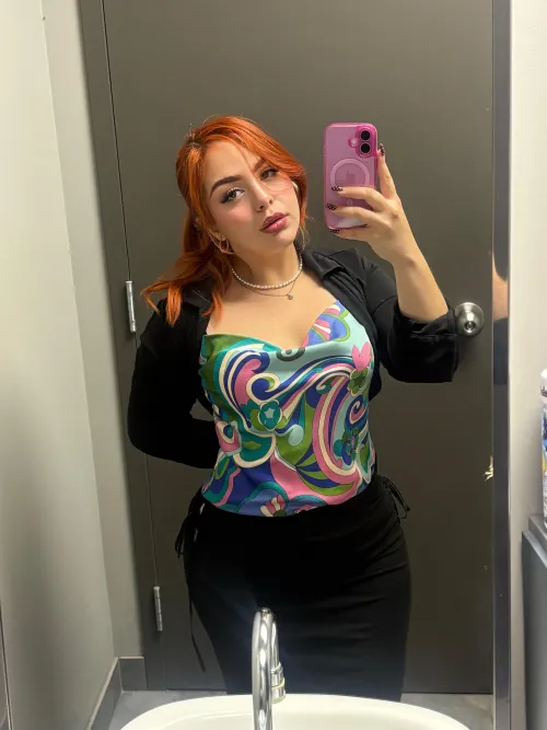 Happy Friday to all the pervcocks I’m taking their paychecks today ❤️