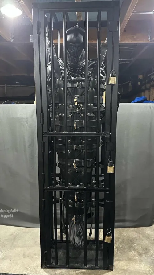 Hoping to one day be abducted and wake up like this, sealed in darkness, locked in a cage and wondering what comes next