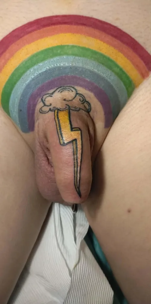 I got some colour added to the lightning bolt
