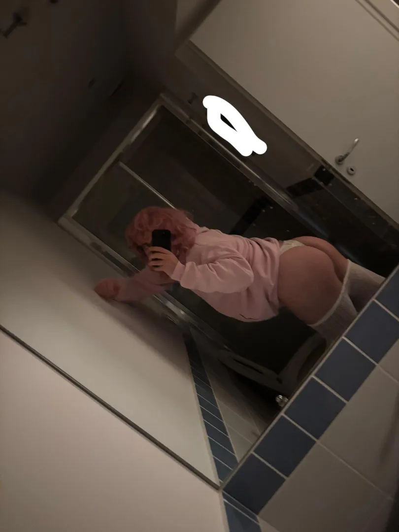 it’s not gay if i look like a girl, right?