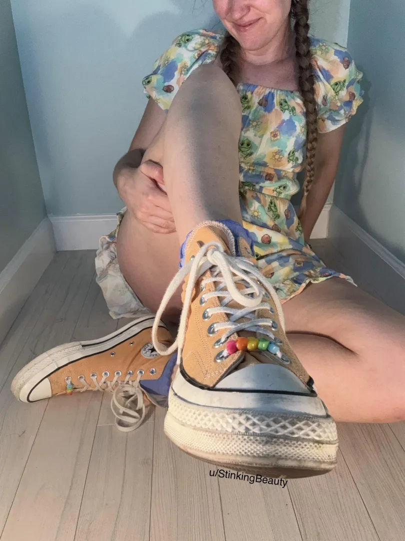 Spent seven hours in the sun, got sunburned, & don’t have someone to take these sweaty Chuckies off for me. 