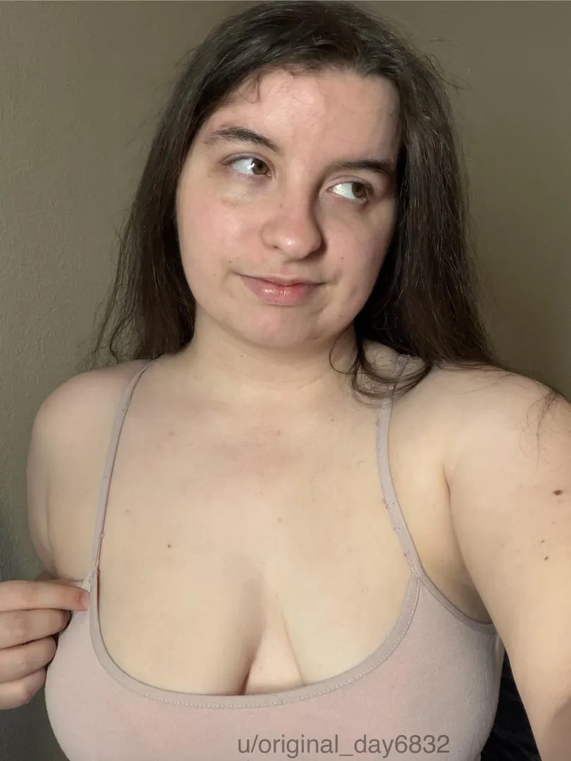 This tanktop comes off easy just so you know