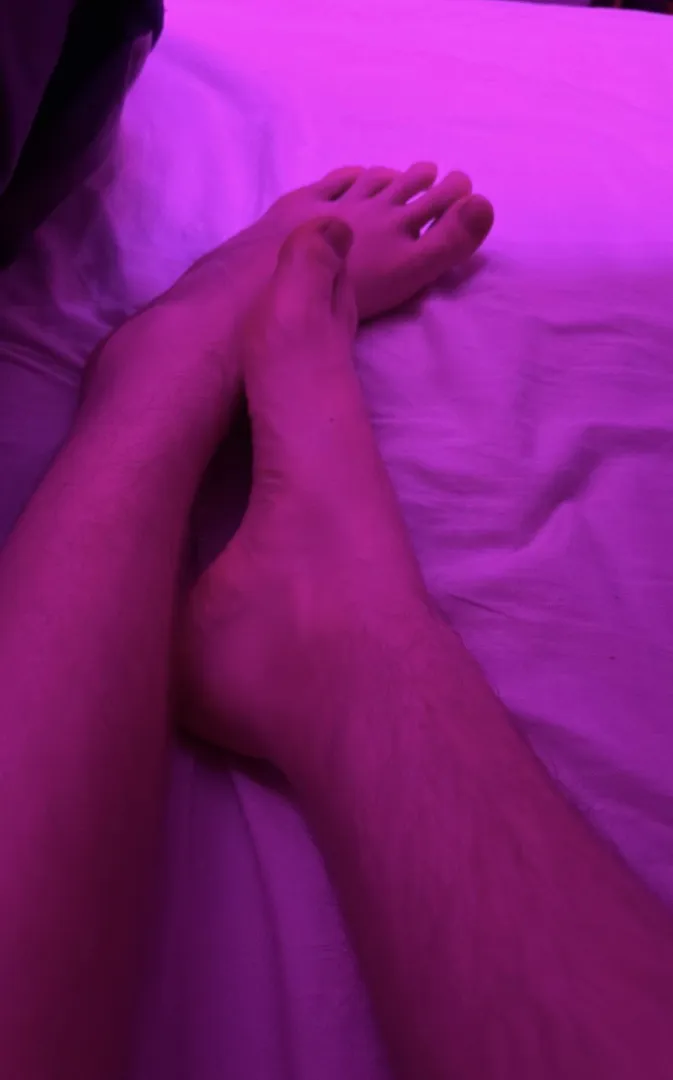 Who loves young feet…?