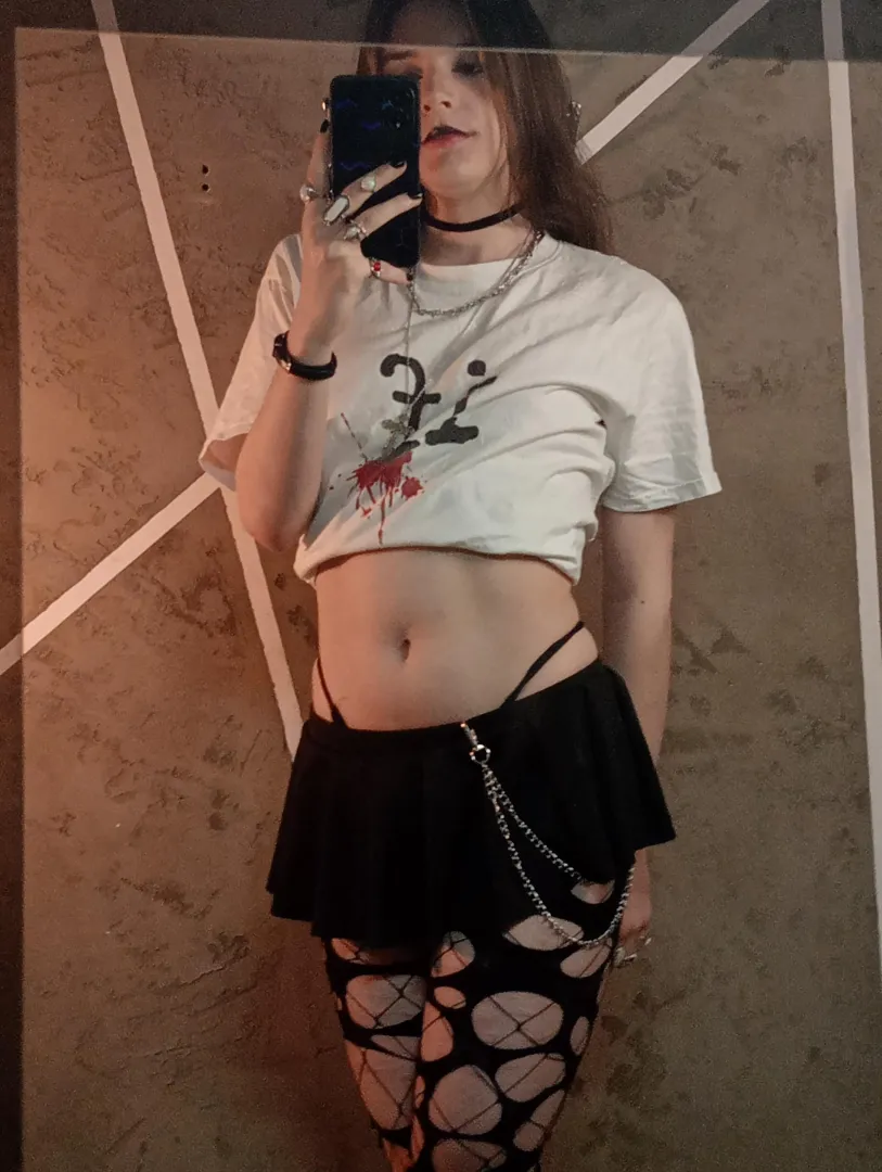 Would you kiss my tummy? 