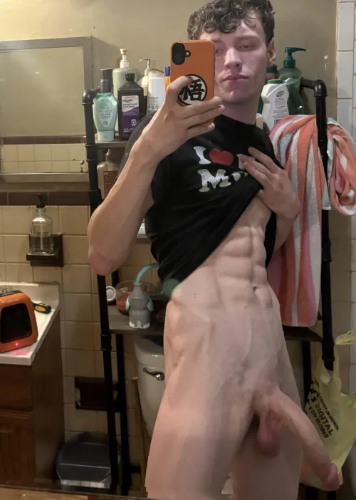 21yr old college athlete‍♂️ Let me and my BWC help bring your fantasies and kinks to lifewhile u pay down my student loansdm open
